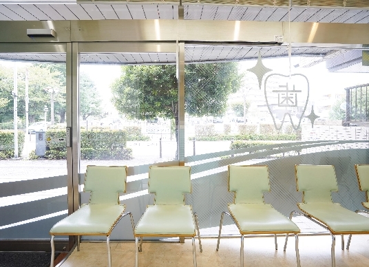 淵野辺駅近くの歯医者・鹿沼台こばやかわ歯科の待合室
